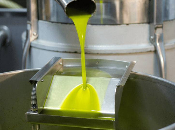 Imagen aceite siendo producido