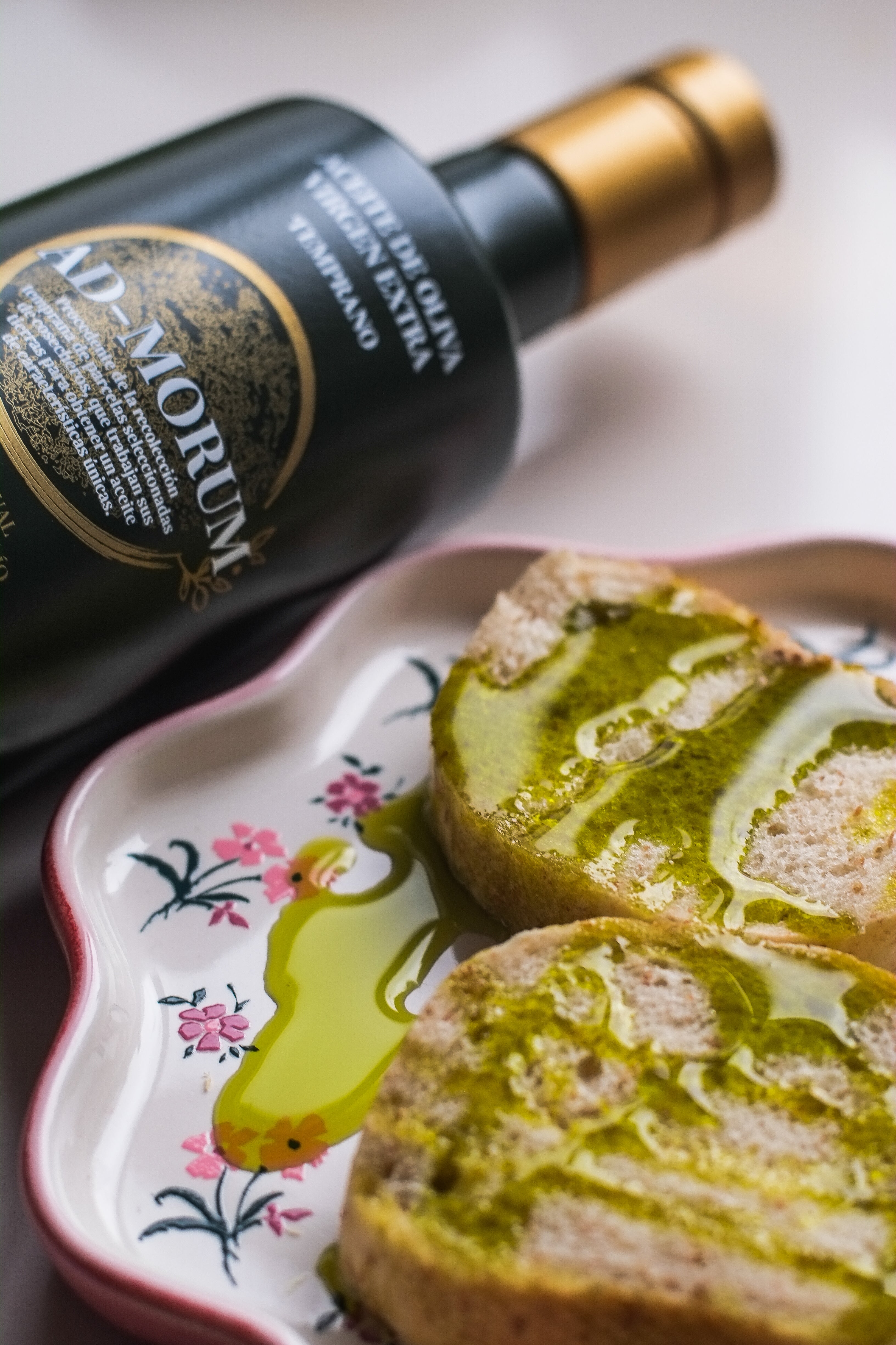 foto AOVE Temprano con tostada.